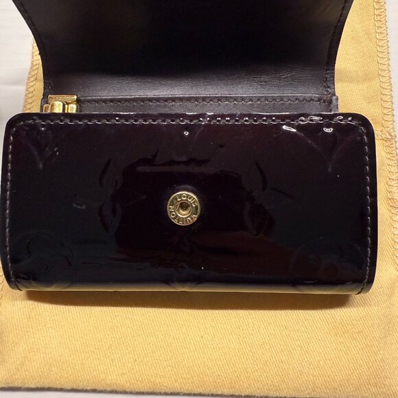 Louis Vuitton Vernis Monogram  6 Key Holder - Amarante